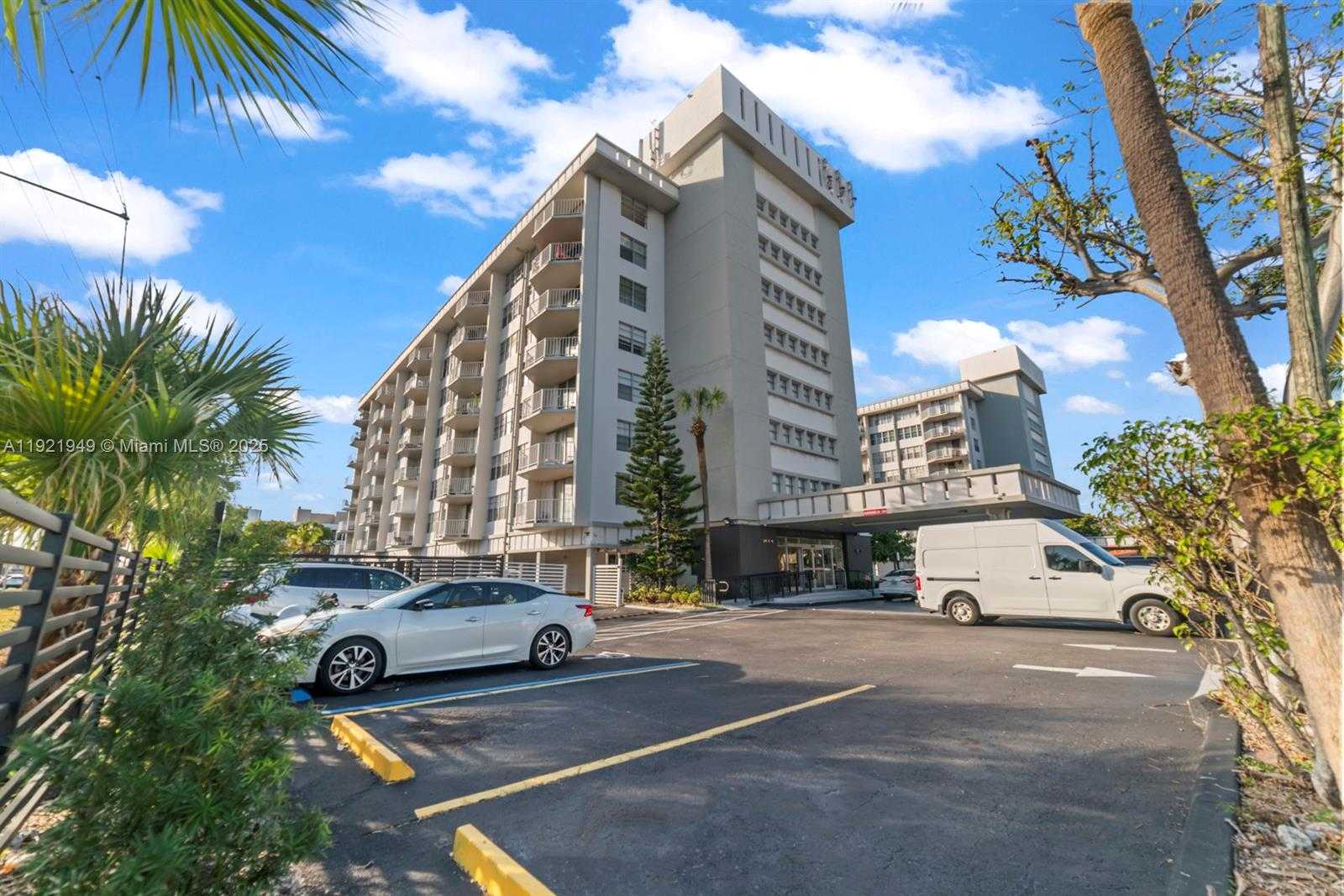 Small Image of 16710 NORTH EAST 9TH AVE #408, North Miami Beach Number 1