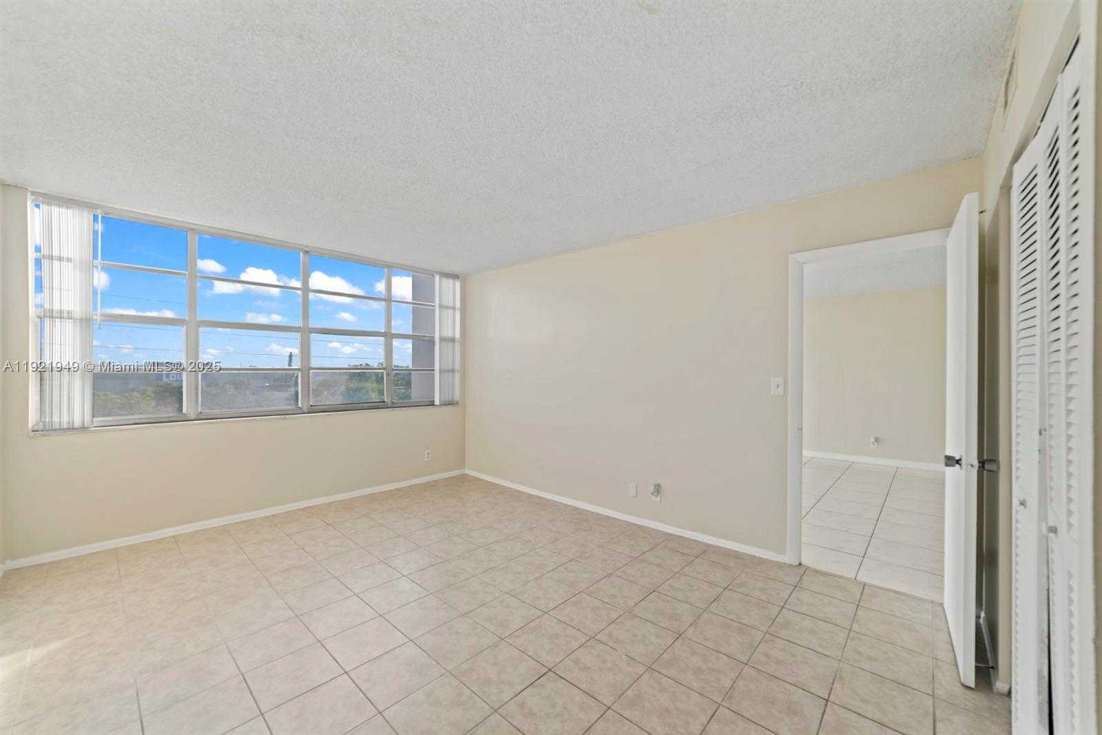 Small Image of 16710 NORTH EAST 9TH AVE #408, North Miami Beach Number 19