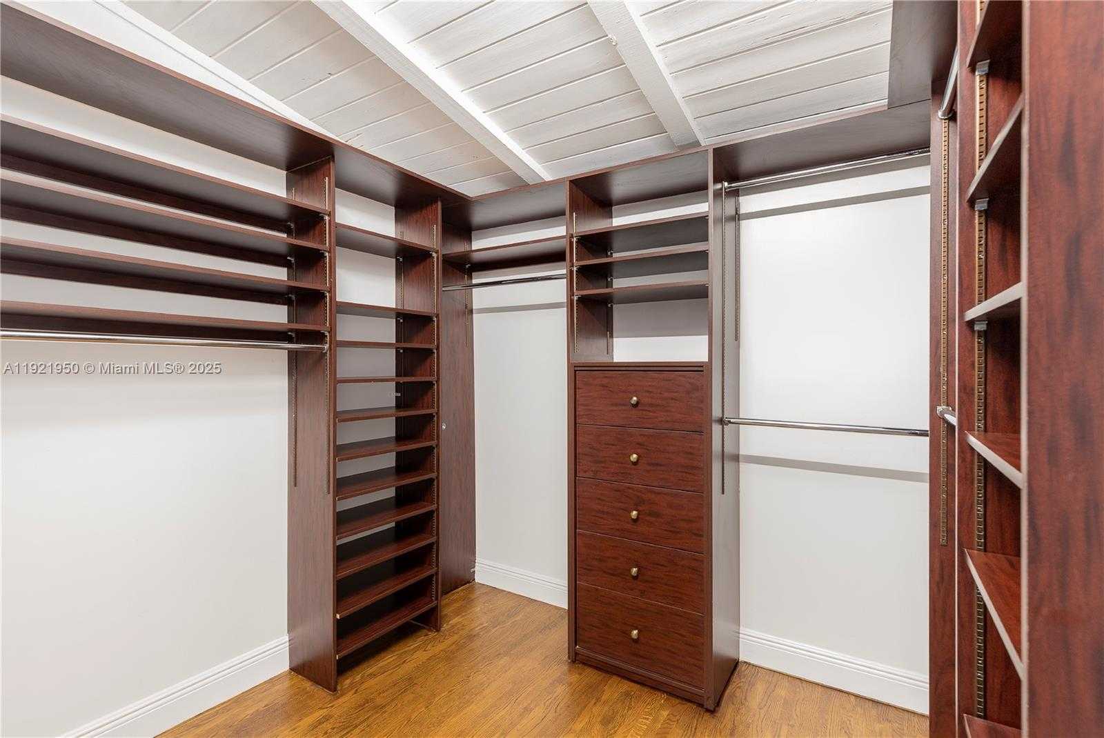 Small Image of 1260 MILAN AVE, Coral Gables Number 8