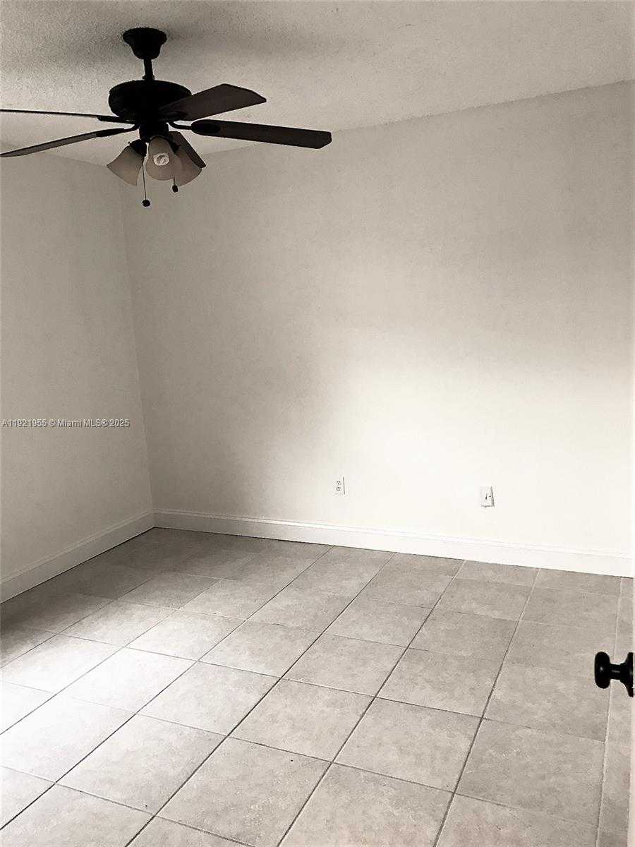 Small Image of 3564 MAGELLAN CIR #214-1, Aventura Number 15