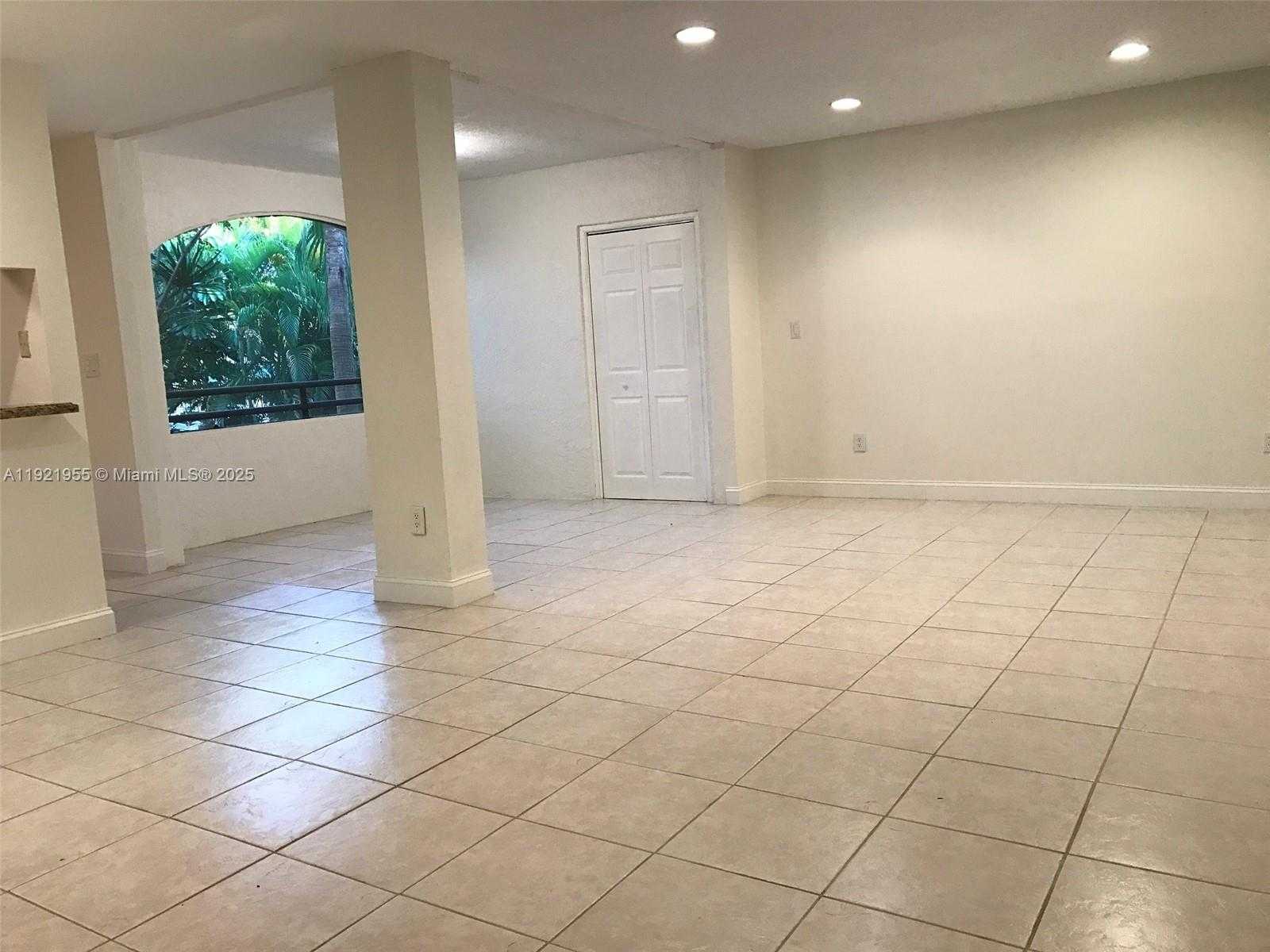 Small Image of 3564 MAGELLAN CIR #214-1, Aventura Number 4