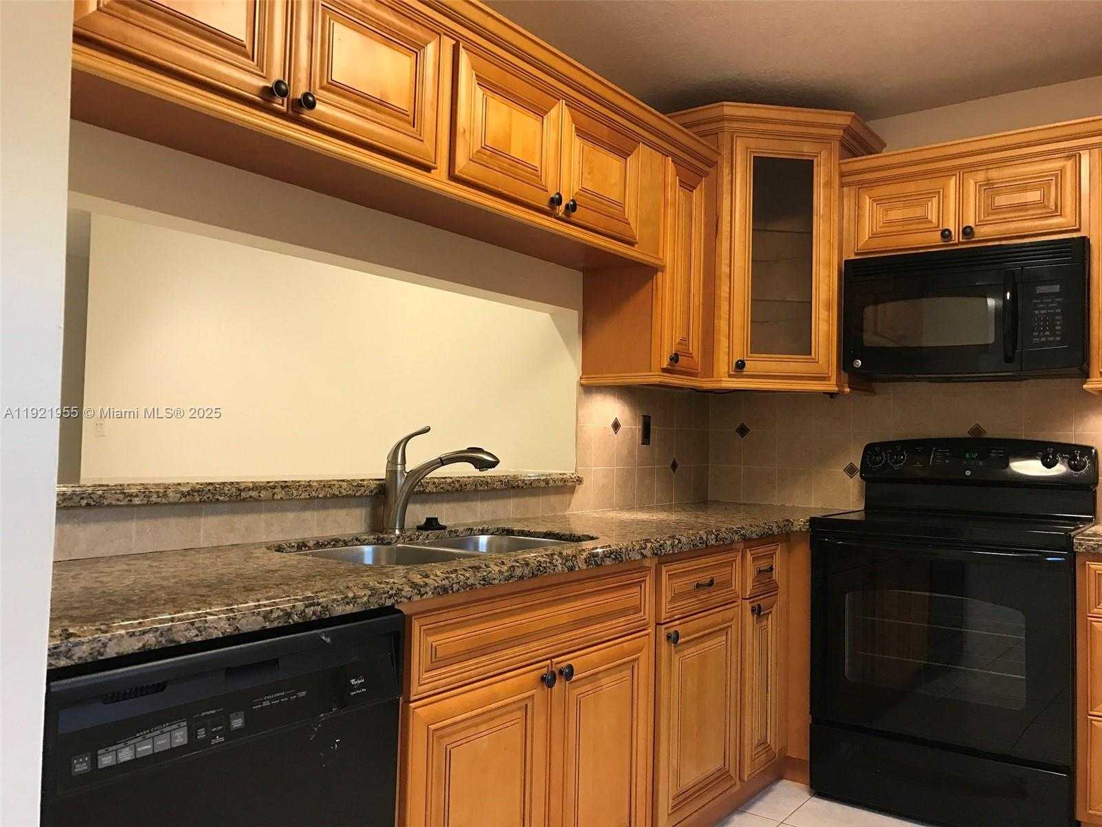 Small Image of 3564 MAGELLAN CIR #214-1, Aventura Number 6