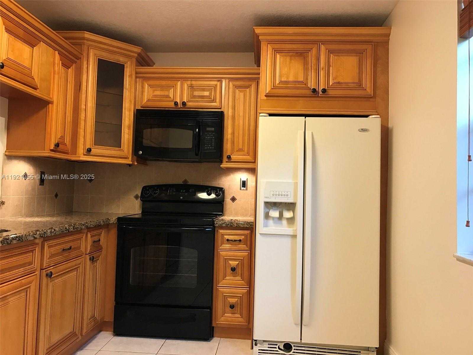 Small Image of 3564 MAGELLAN CIR #214-1, Aventura Number 7