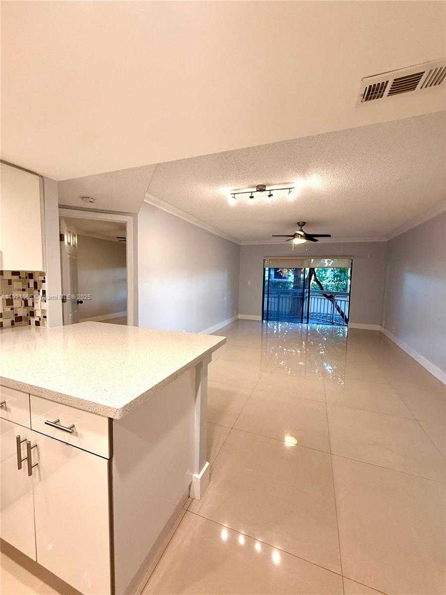 Small Image of 8290 LAKE DR #235, Doral Number 2