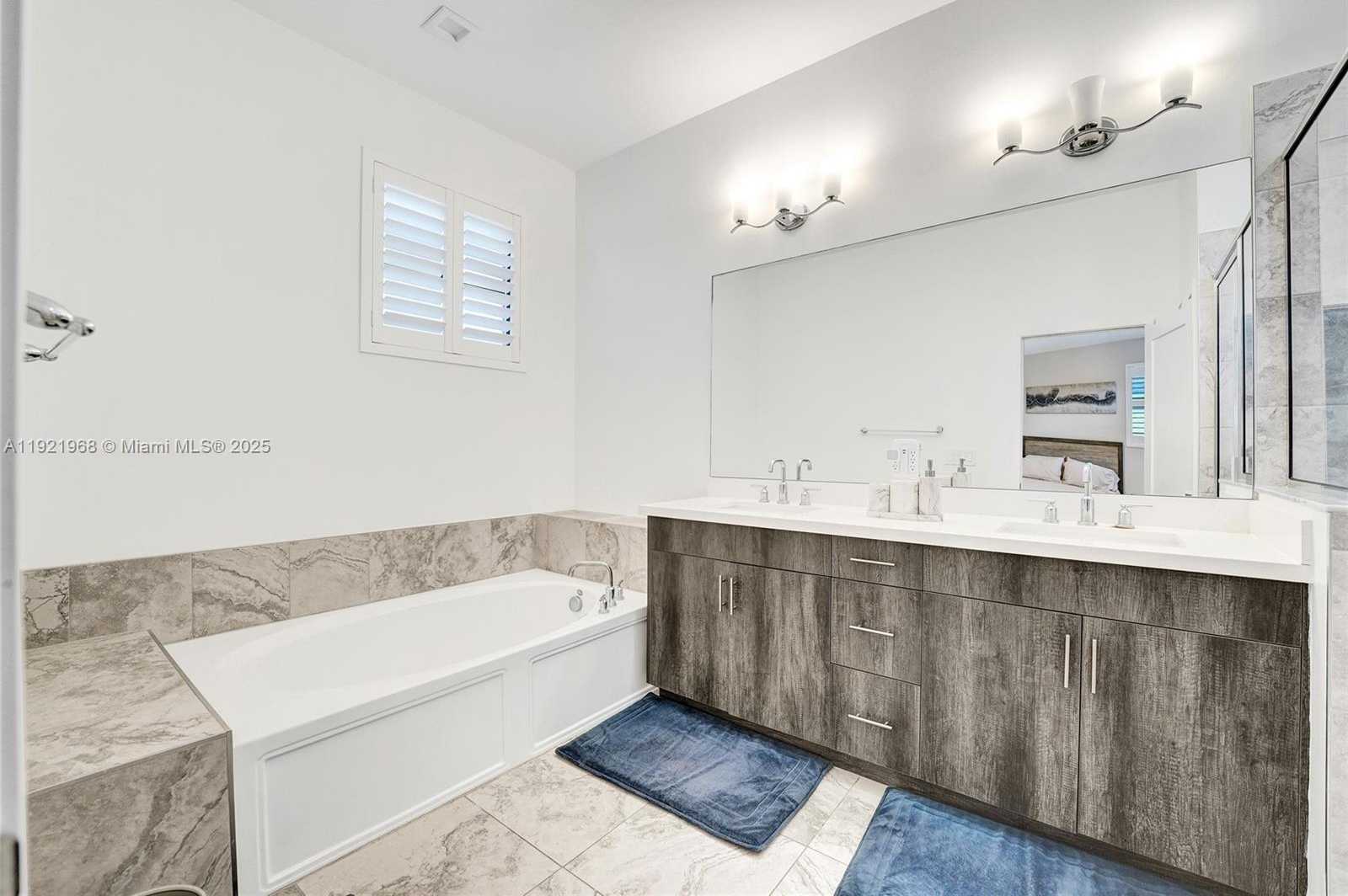 Small Image of 4947 WHISPERING WAY, Dania Beach Number 7