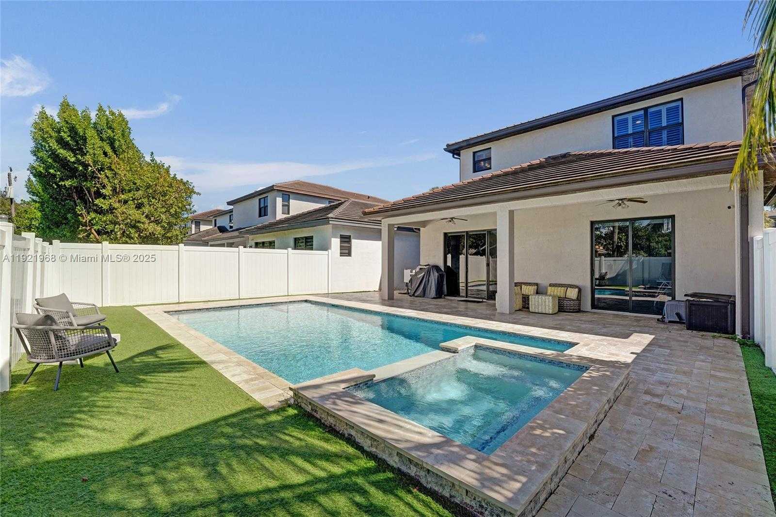 Small Image of 4947 WHISPERING WAY, Dania Beach Number 8