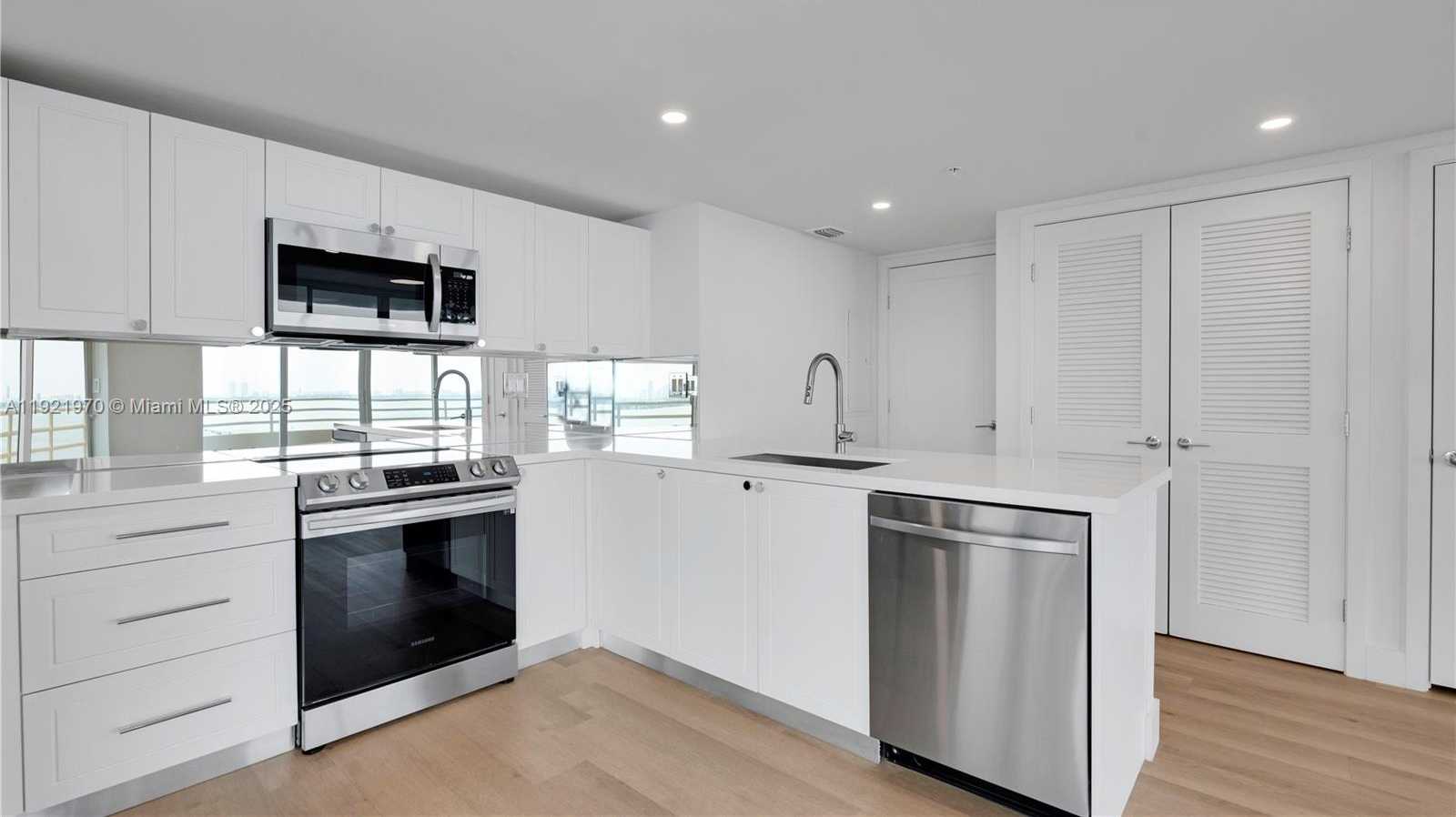 Small Image of 555 NORTH EAST 34TH ST #901, Miami Number 16