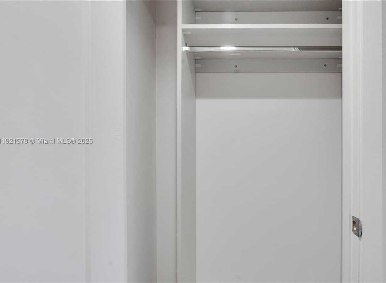 Small Image of 555 NORTH EAST 34TH ST #901, Miami Number 24