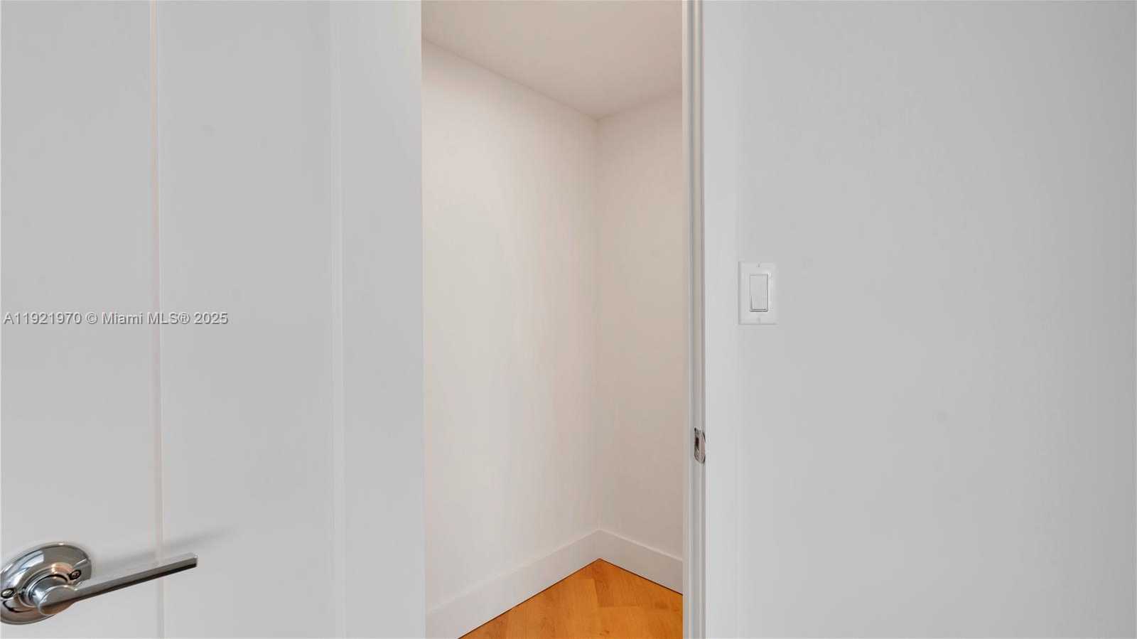 Small Image of 555 NORTH EAST 34TH ST #901, Miami Number 41