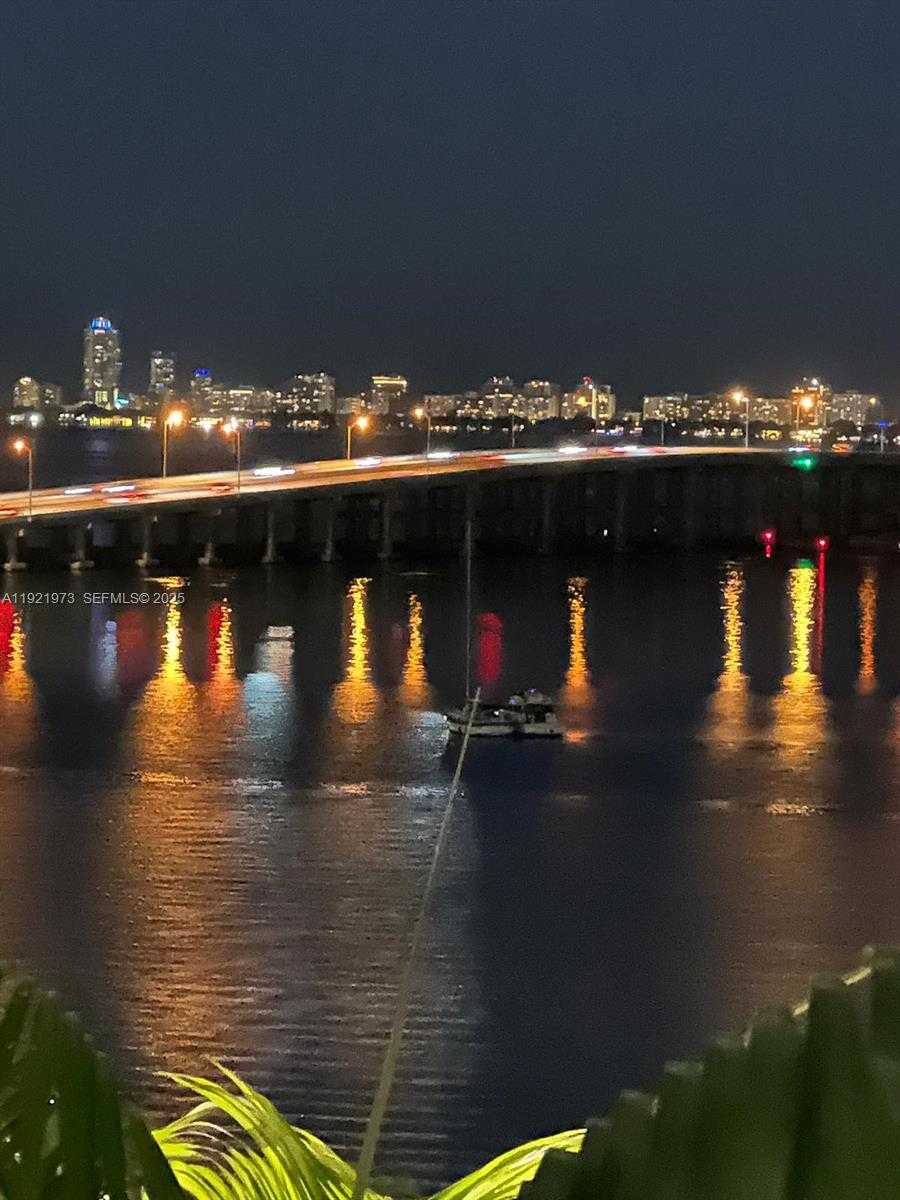 Imagen de Pequeño Objeto