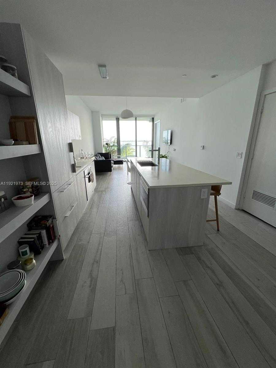 Imagen de Pequeño Objeto