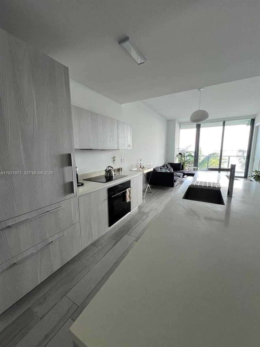 Imagen de Pequeño Objeto