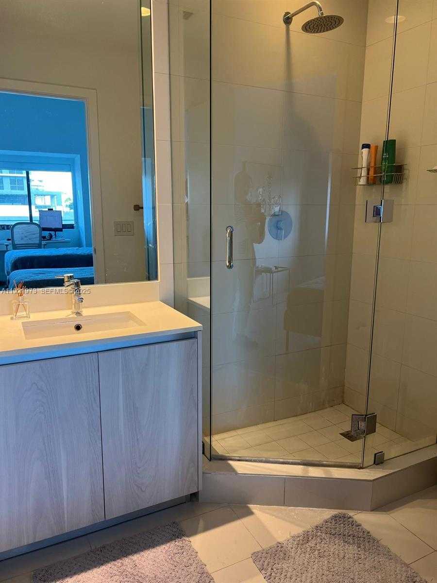 Imagen de Pequeño Objeto