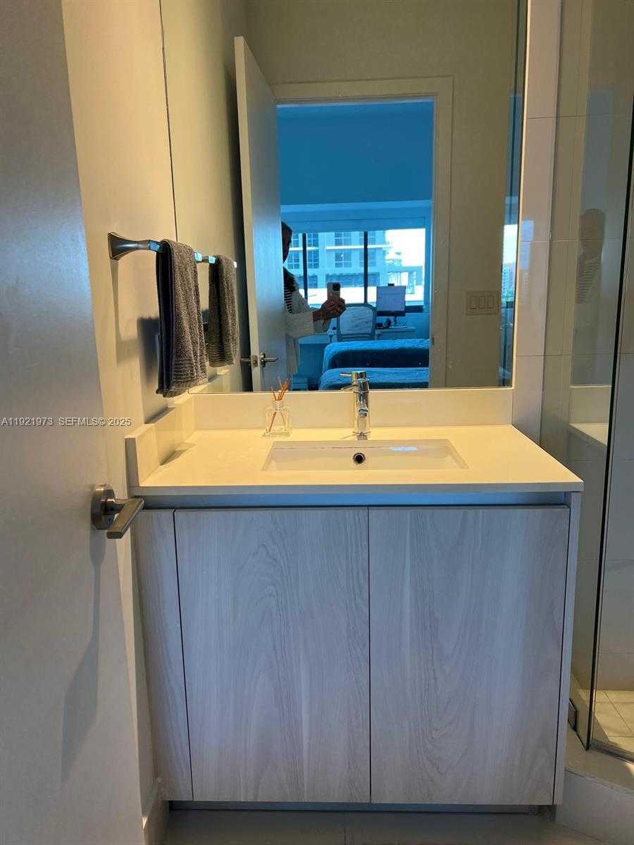 Imagen de Pequeño Objeto