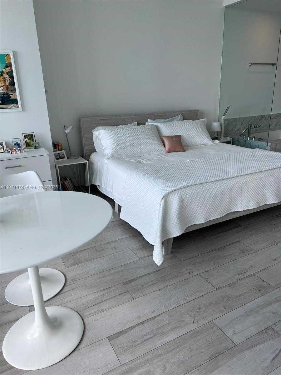 Imagen de Pequeño Objeto