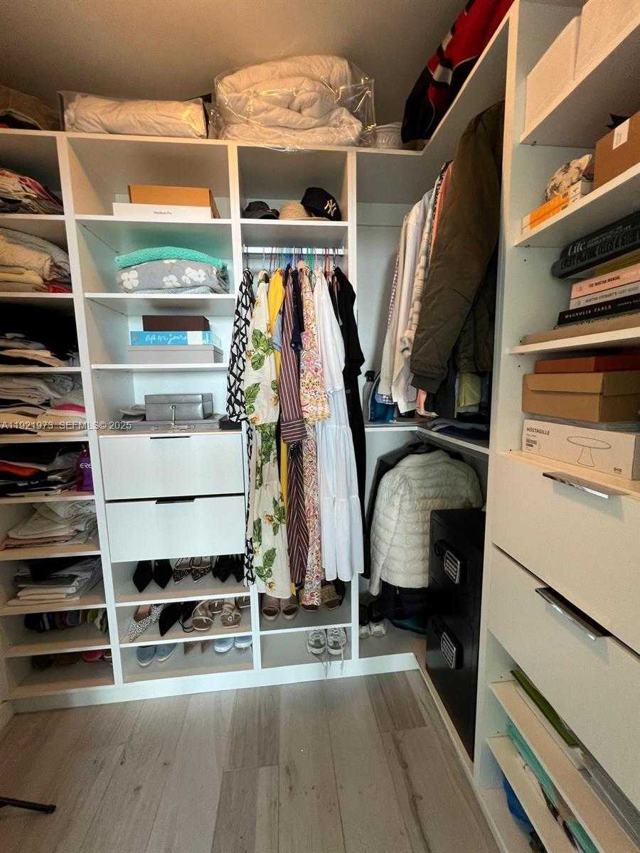 Imagen de Pequeño Objeto