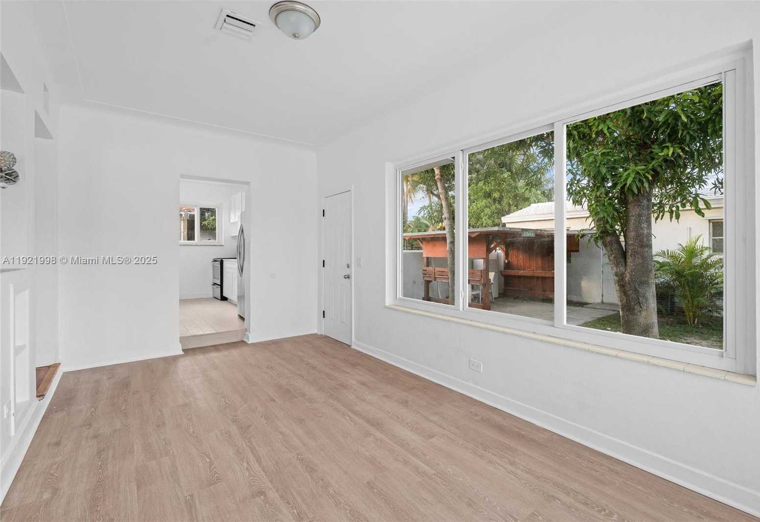 Small Image of 201 SOUTH BISCAYNE RIVER DR #A, Miami Number 13