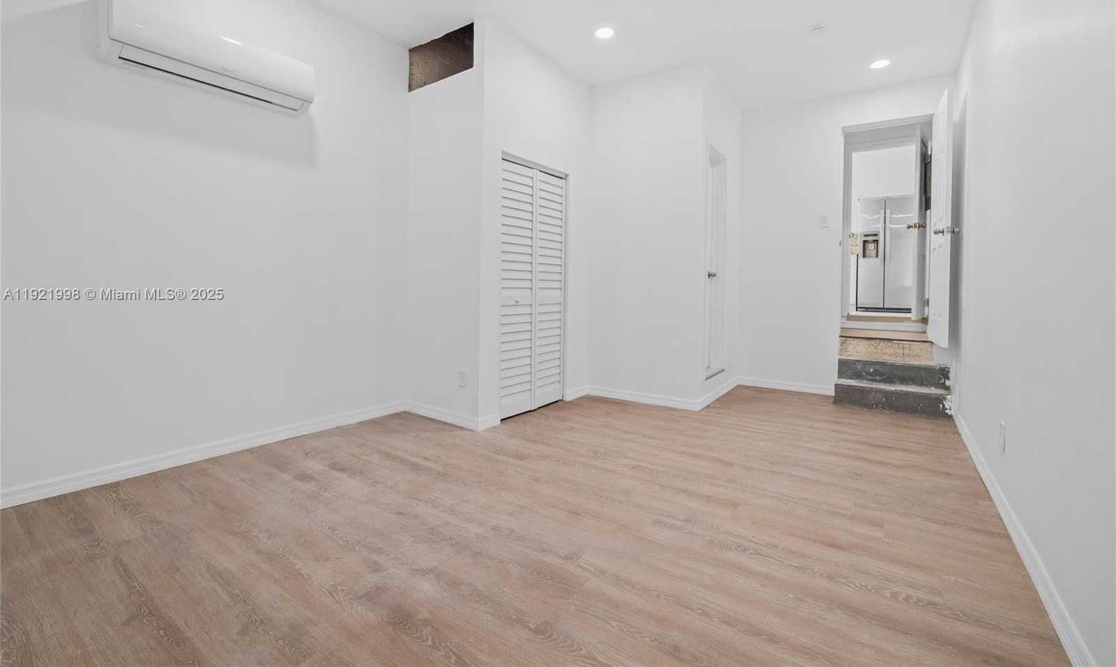 Small Image of 201 SOUTH BISCAYNE RIVER DR #A, Miami Number 19