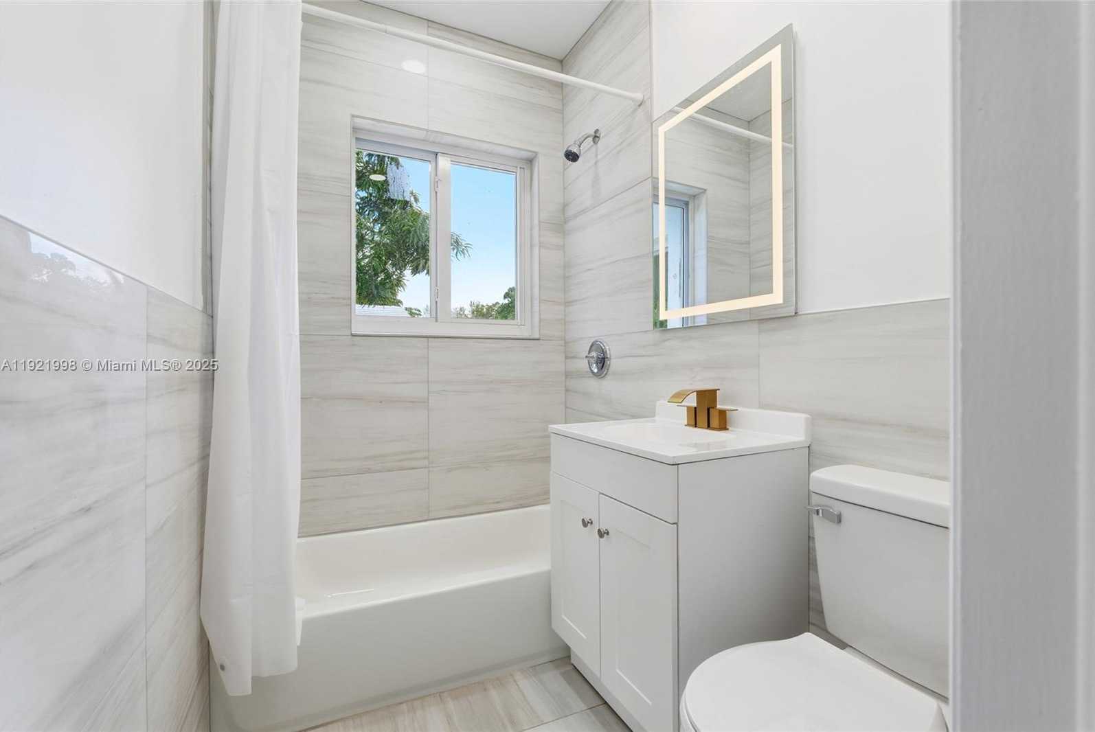 Small Image of 201 SOUTH BISCAYNE RIVER DR #A, Miami Number 26