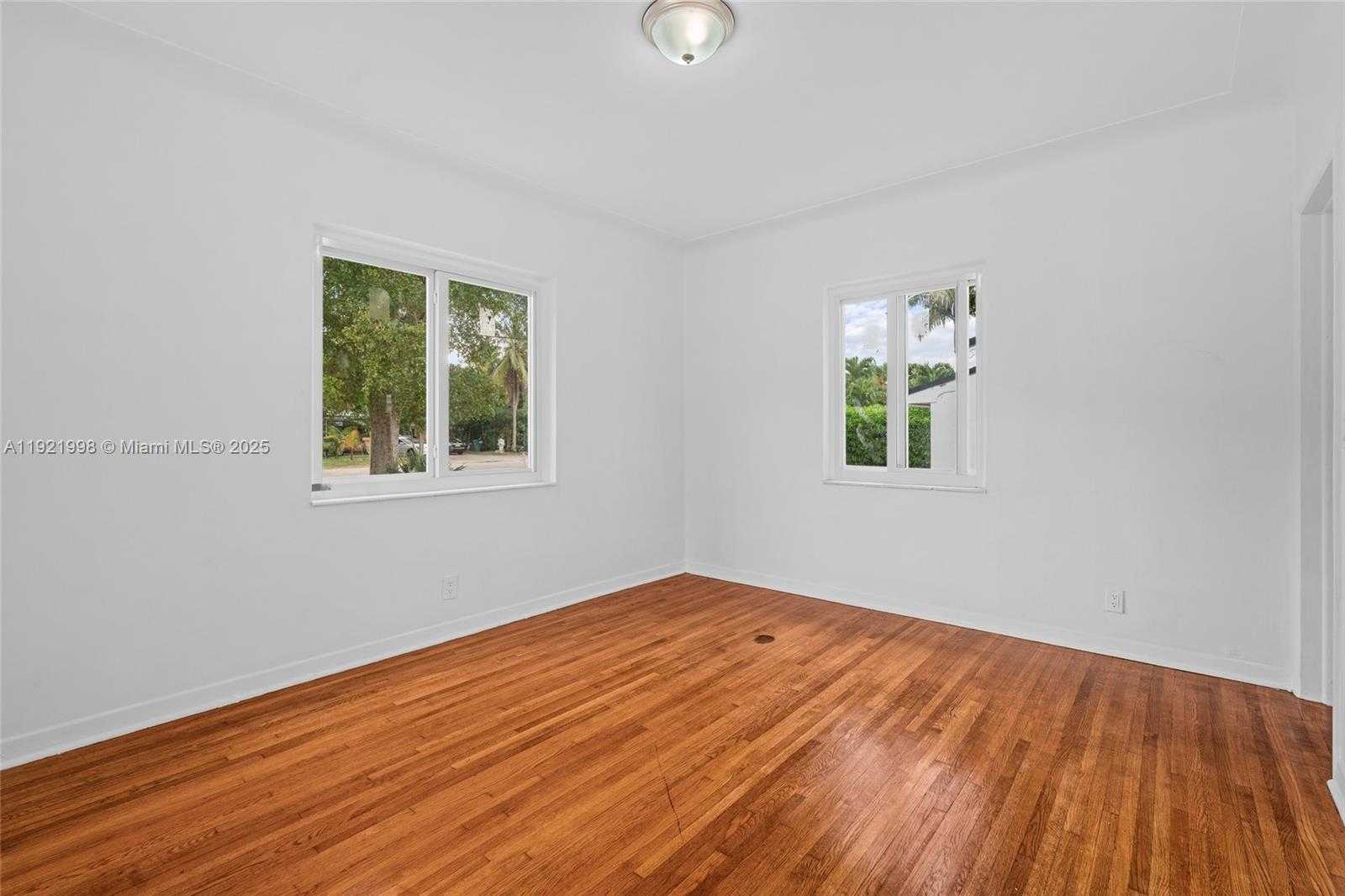 Small Image of 201 SOUTH BISCAYNE RIVER DR #A, Miami Number 28