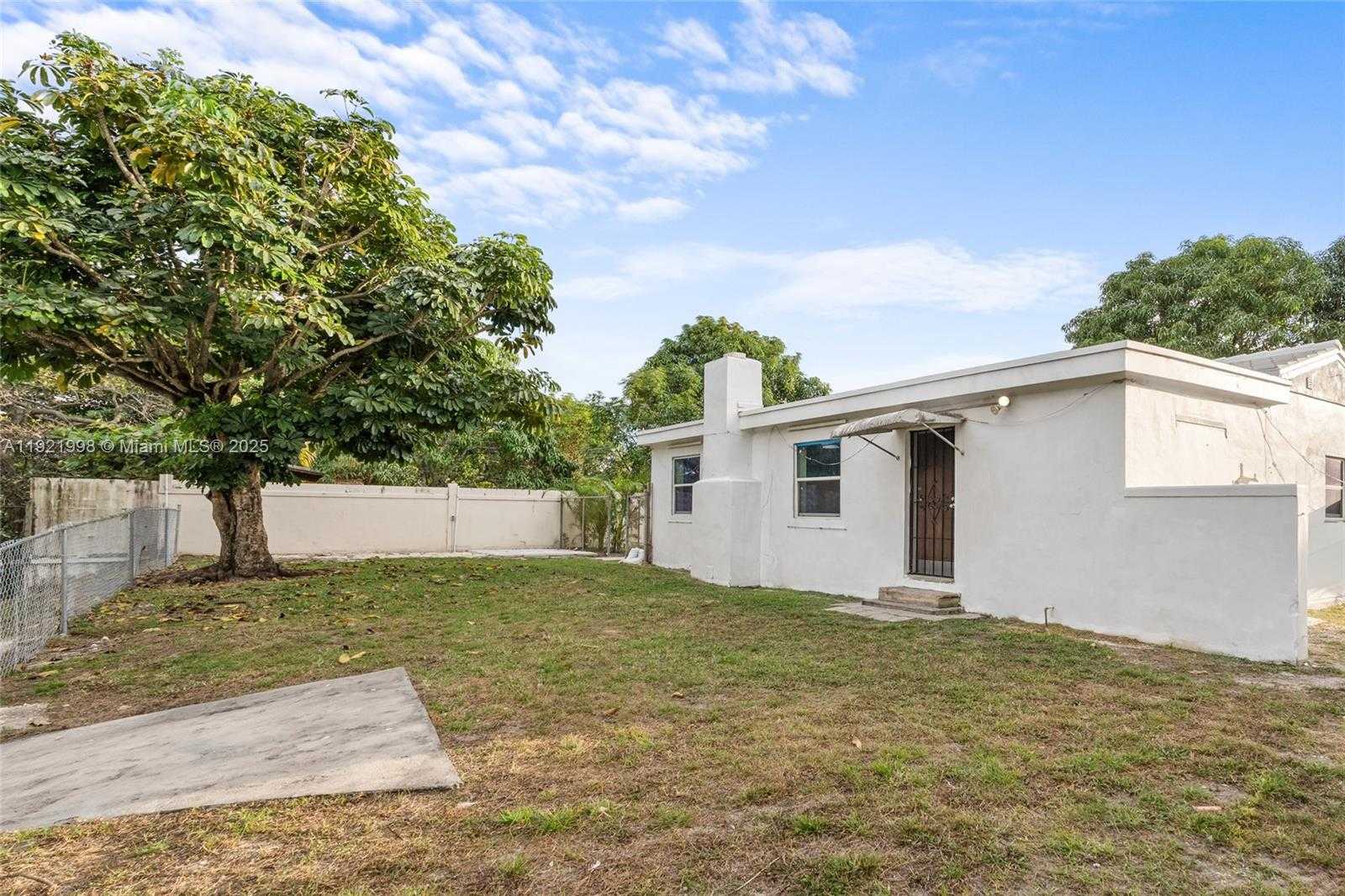 Small Image of 201 SOUTH BISCAYNE RIVER DR #A, Miami Number 33