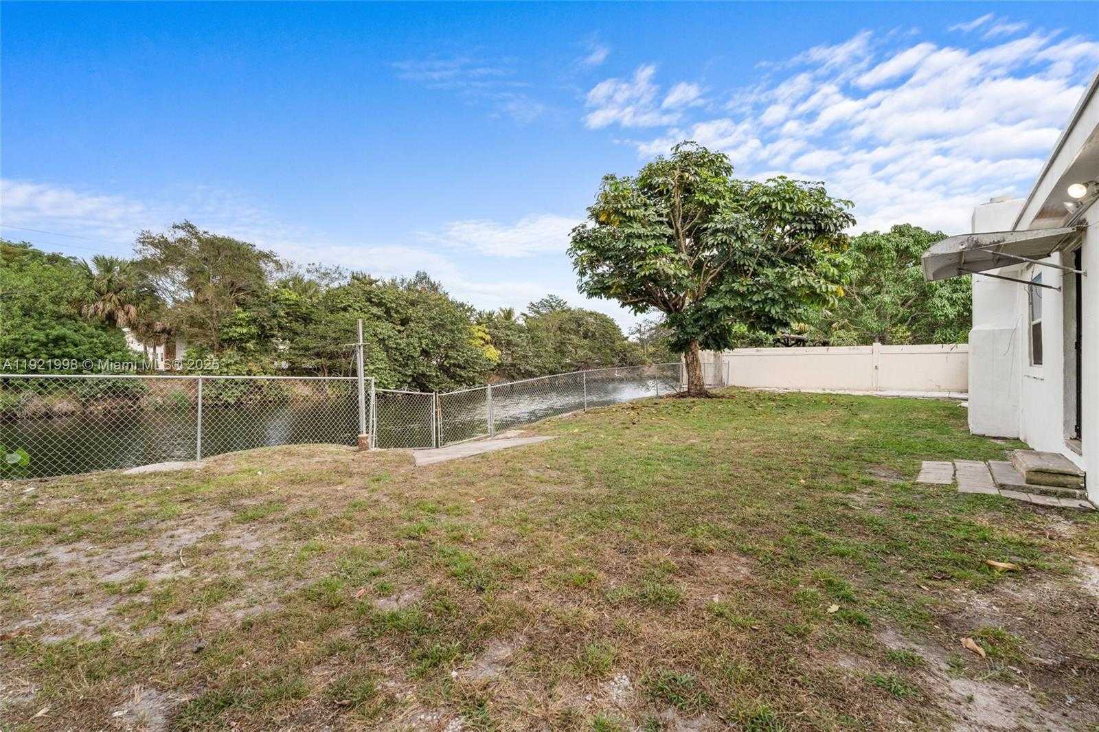 Small Image of 201 SOUTH BISCAYNE RIVER DR #A, Miami Number 34