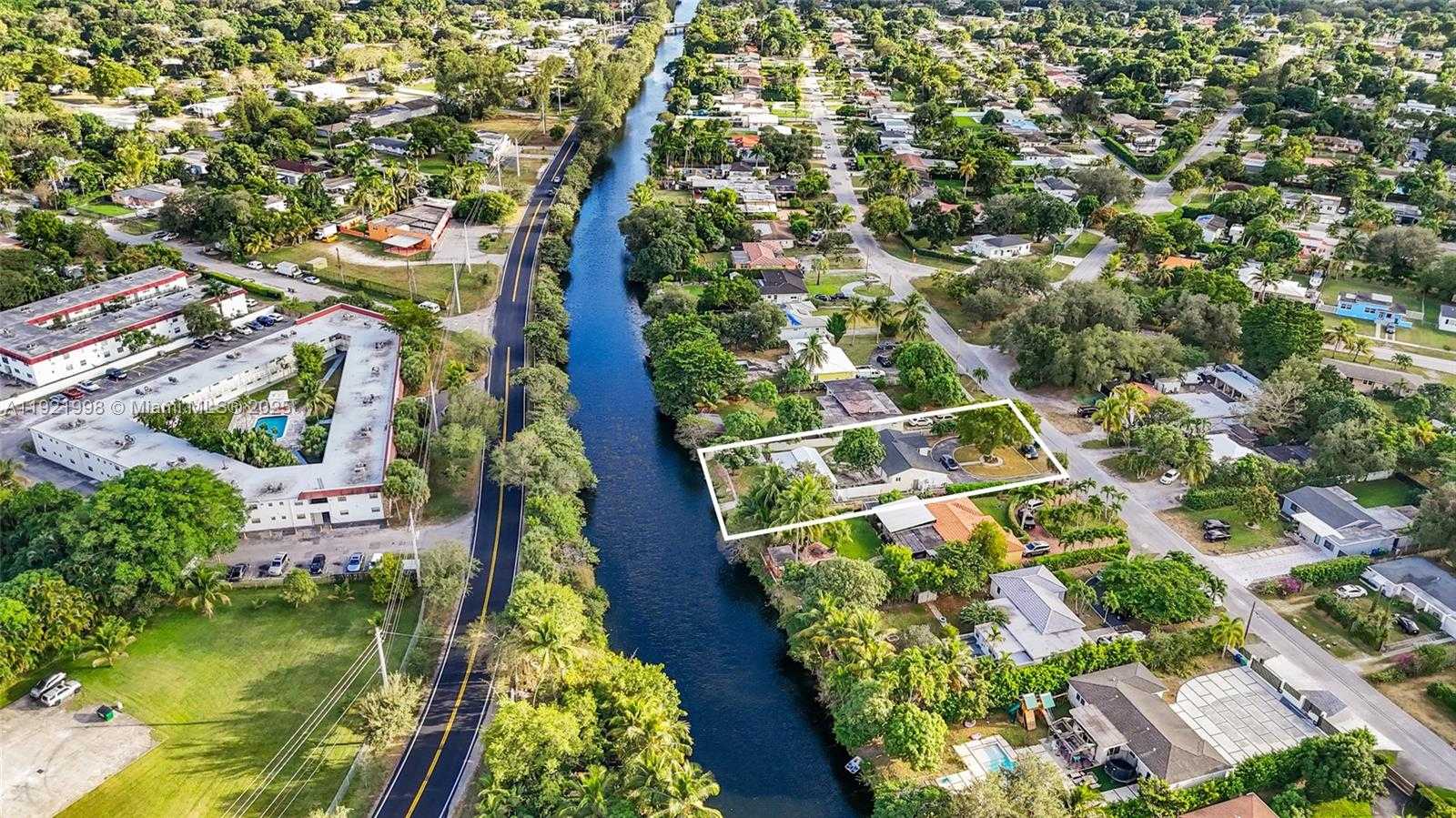 Small Image of 201 SOUTH BISCAYNE RIVER DR #A, Miami Number 42