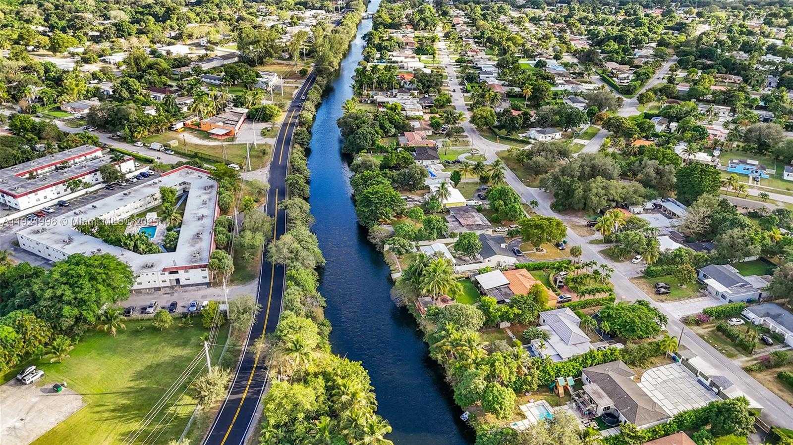 Small Image of 201 SOUTH BISCAYNE RIVER DR #A, Miami Number 43