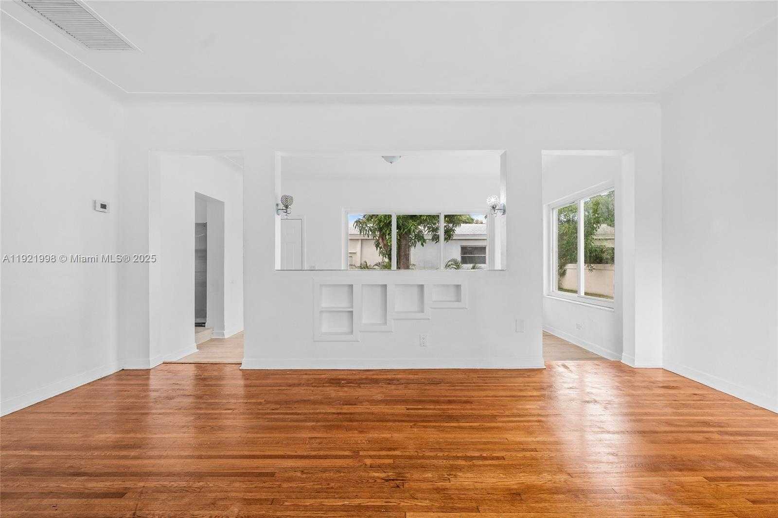 Small Image of 201 SOUTH BISCAYNE RIVER DR #A, Miami Number 6