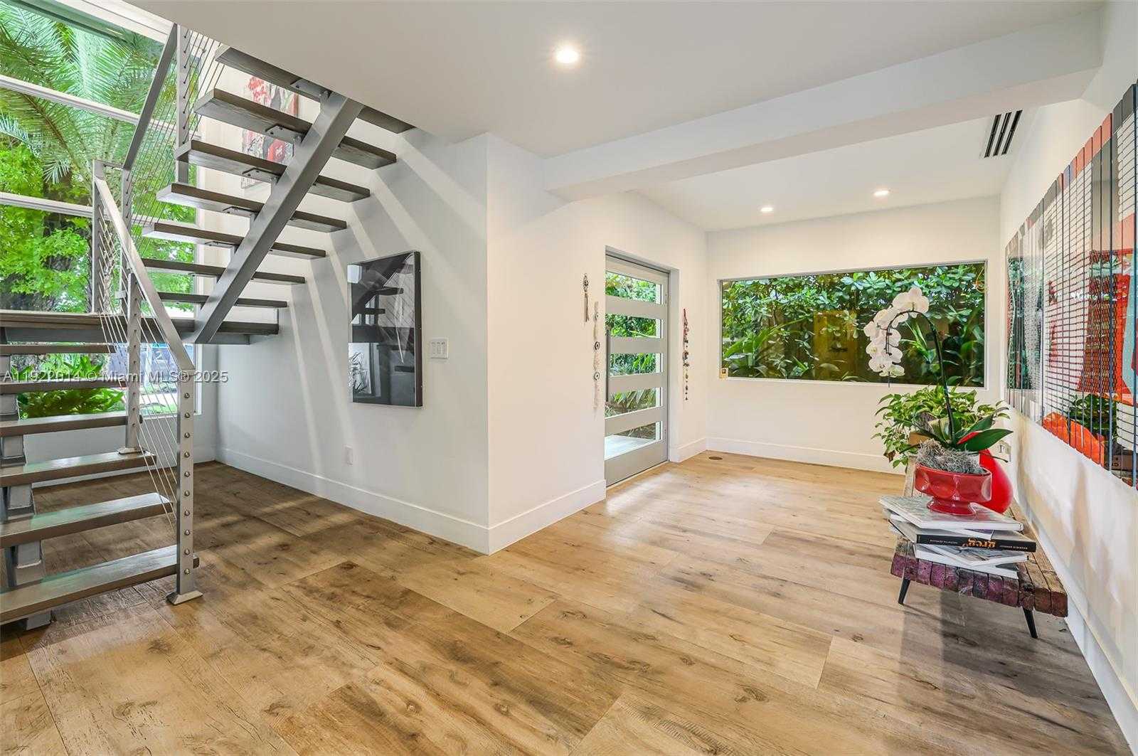 Small Image of 79 WEST SHORE DR W, Miami Number 10