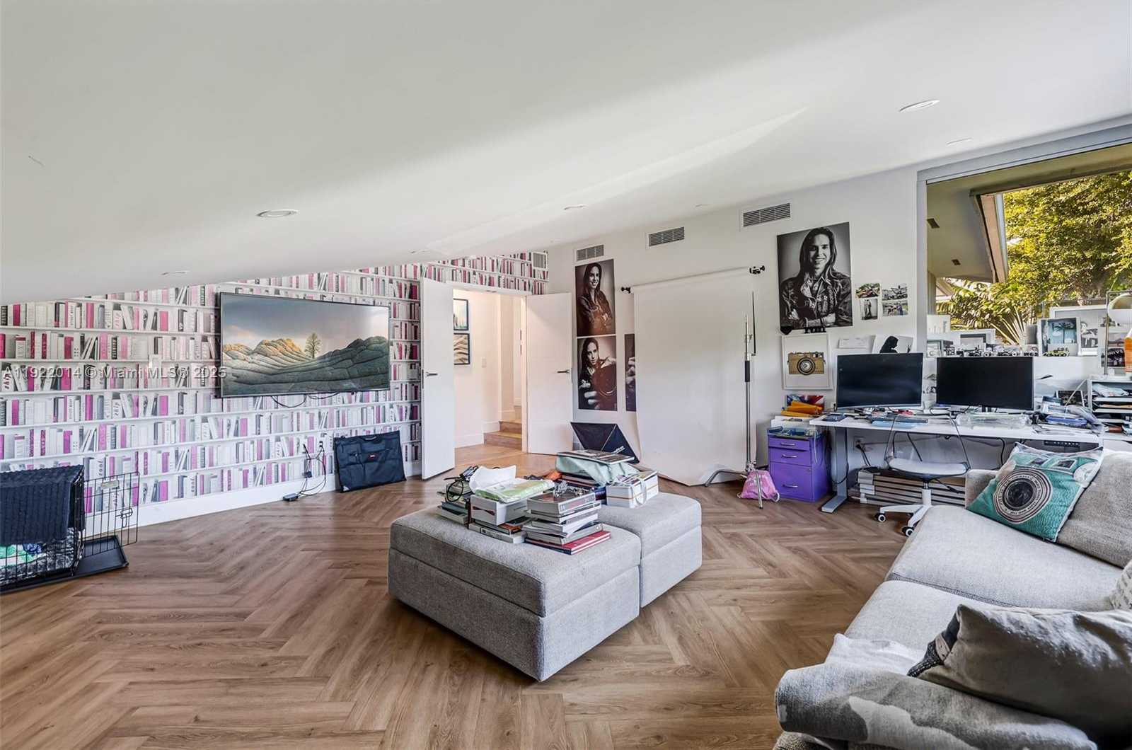 Small Image of 79 WEST SHORE DR W, Miami Number 17