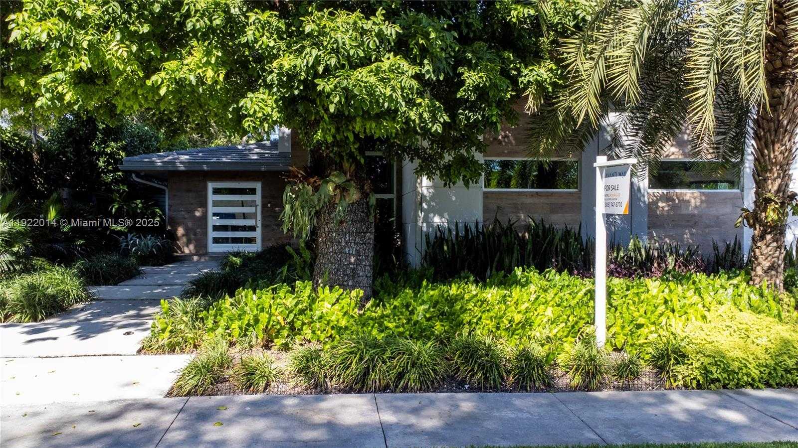 Small Image of 79 WEST SHORE DR W, Miami Number 2