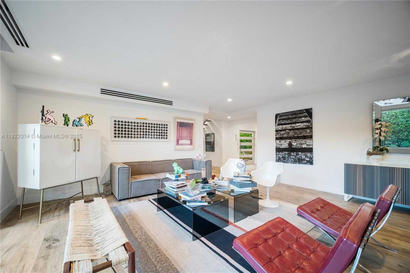 Small Image of 79 WEST SHORE DR W, Miami Number 8