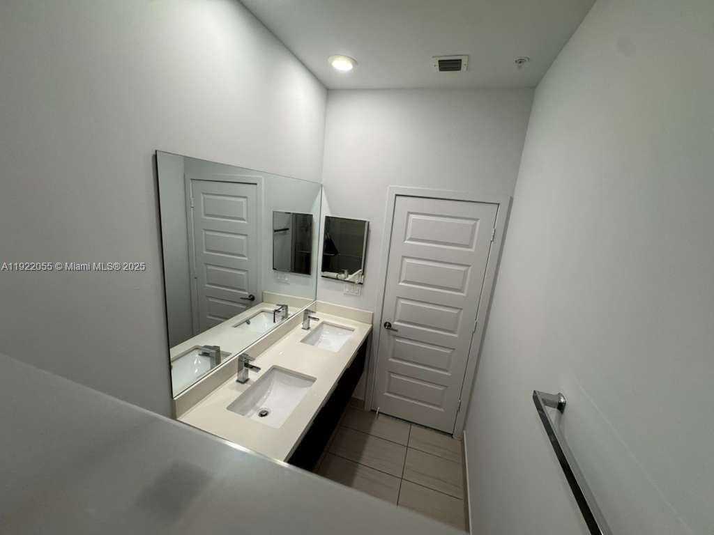 Small Image of 10473 NORTH WEST 82ND ST #10, Doral Number 31