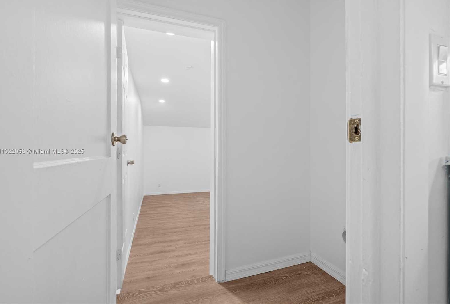 Small Image of 201 SOUTH BISCAYNE RIVER DR #AB, Miami Number 20