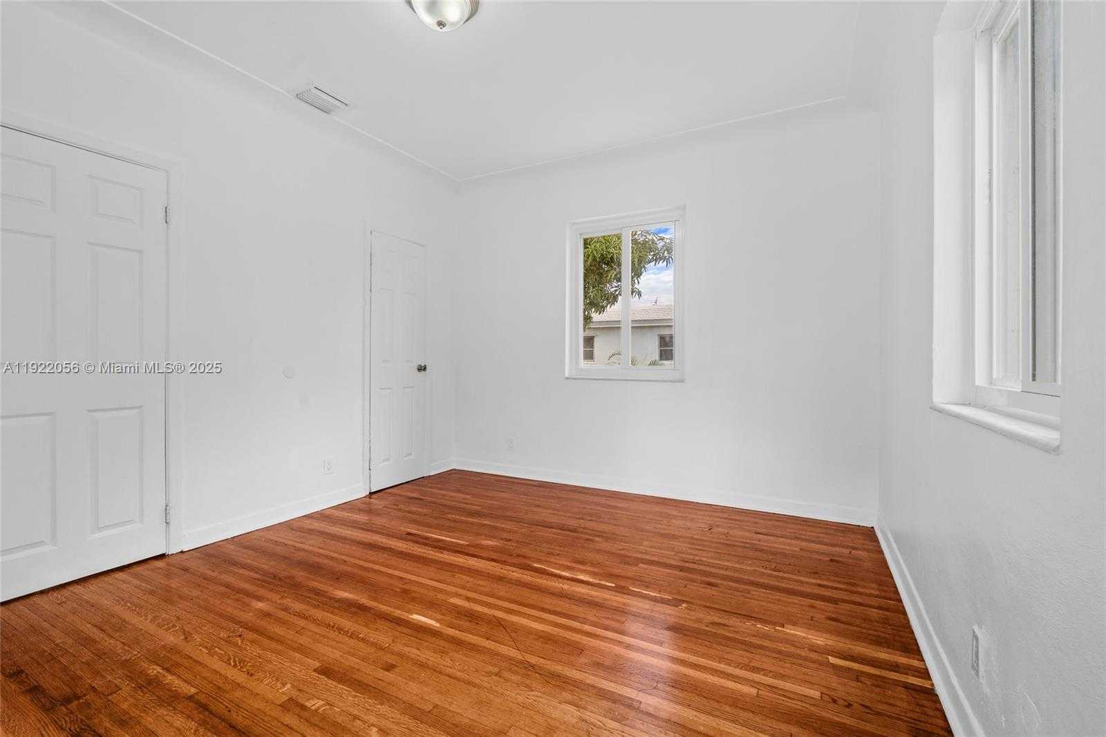 Small Image of 201 SOUTH BISCAYNE RIVER DR #AB, Miami Number 27