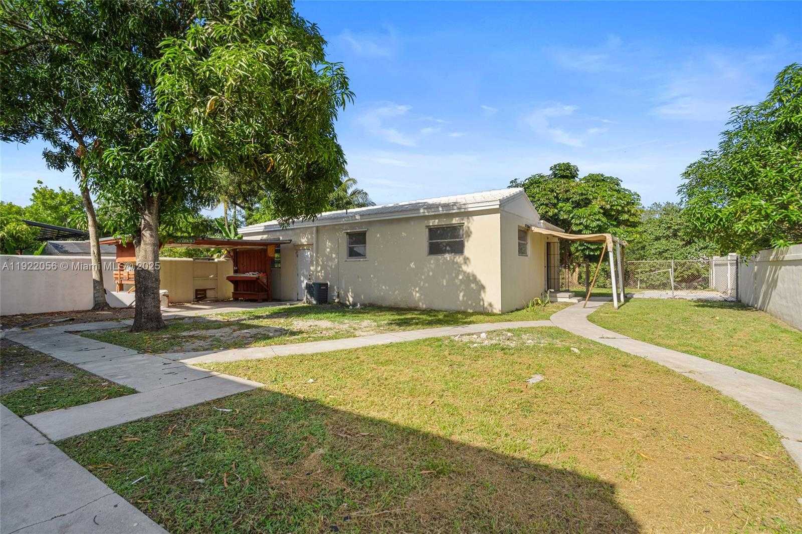 Small Image of 201 SOUTH BISCAYNE RIVER DR #AB, Miami Number 38