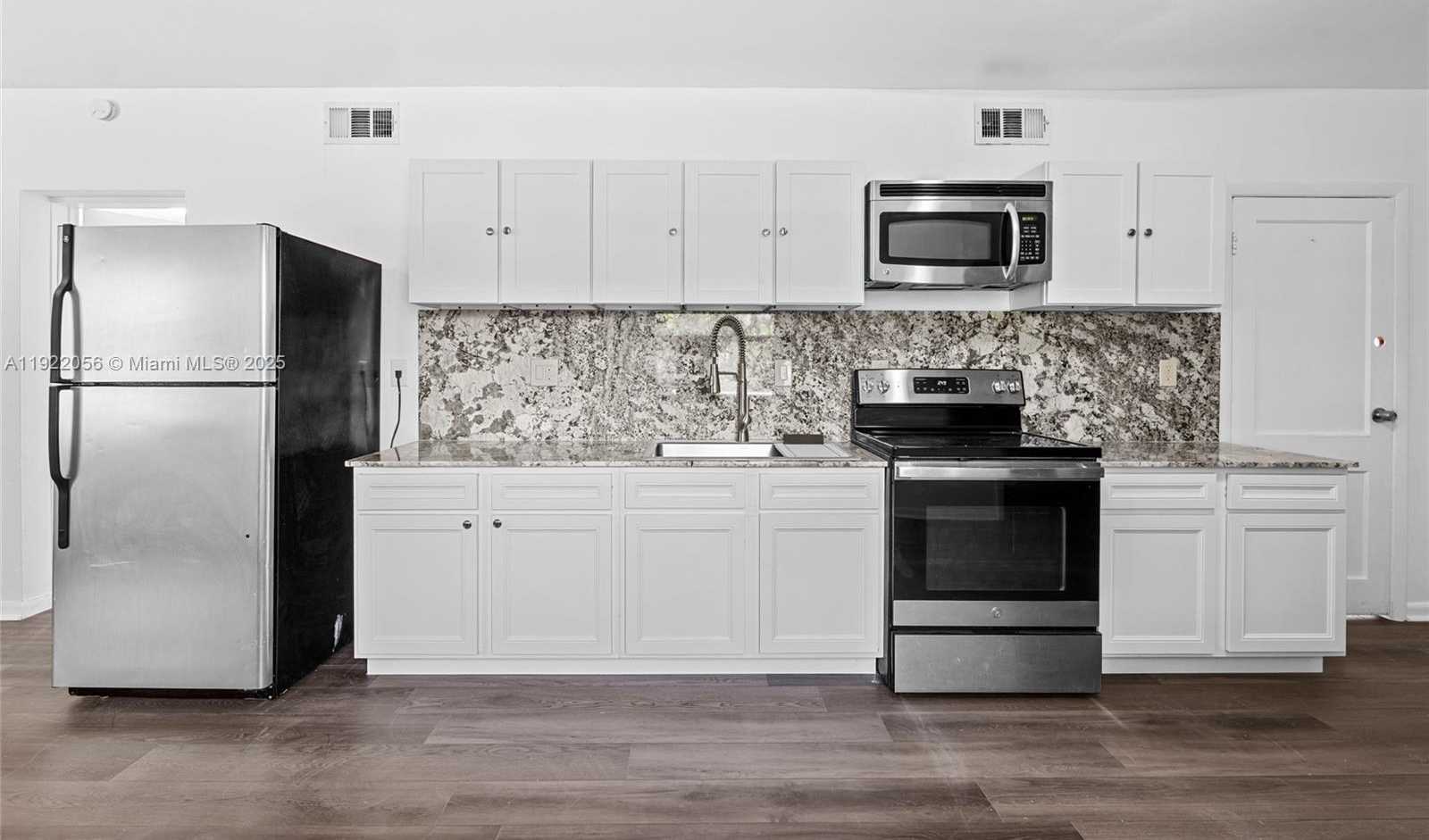 Small Image of 201 SOUTH BISCAYNE RIVER DR #AB, Miami Number 45