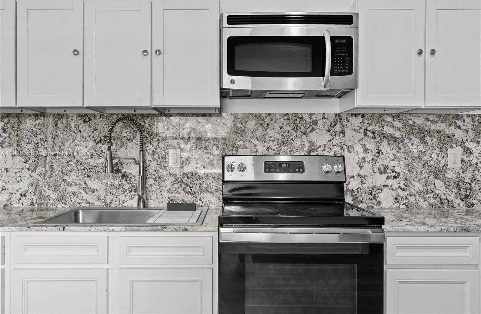 Small Image of 201 SOUTH BISCAYNE RIVER DR #AB, Miami Number 46