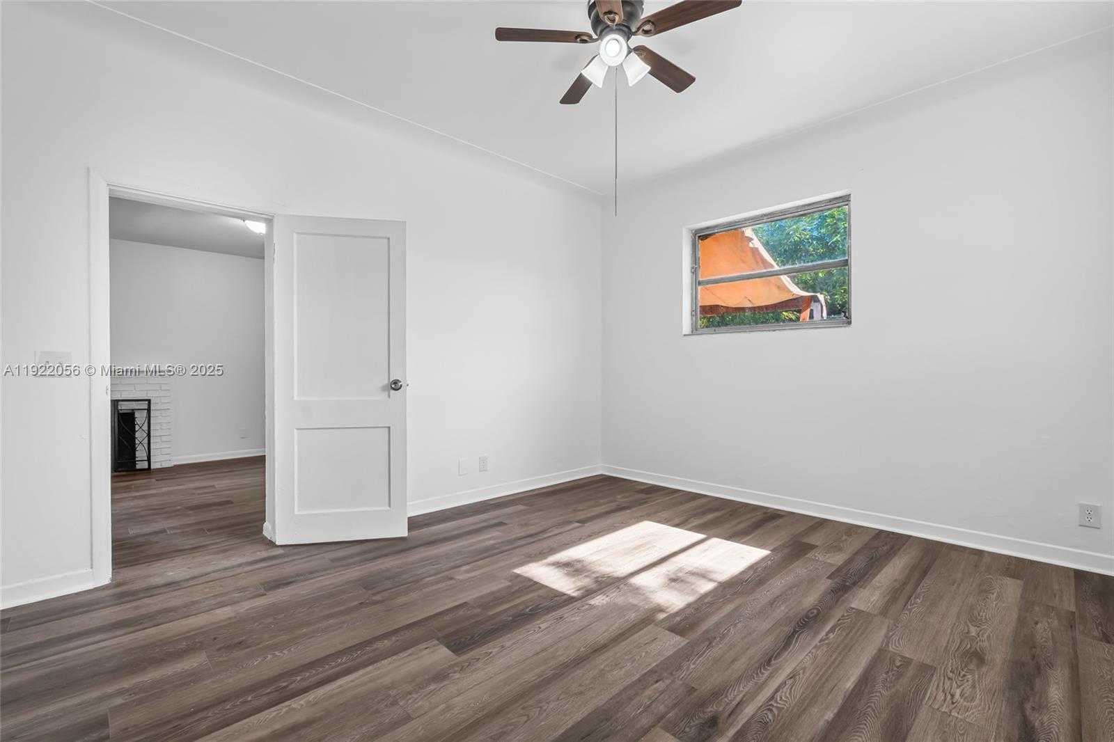 Small Image of 201 SOUTH BISCAYNE RIVER DR #AB, Miami Number 49