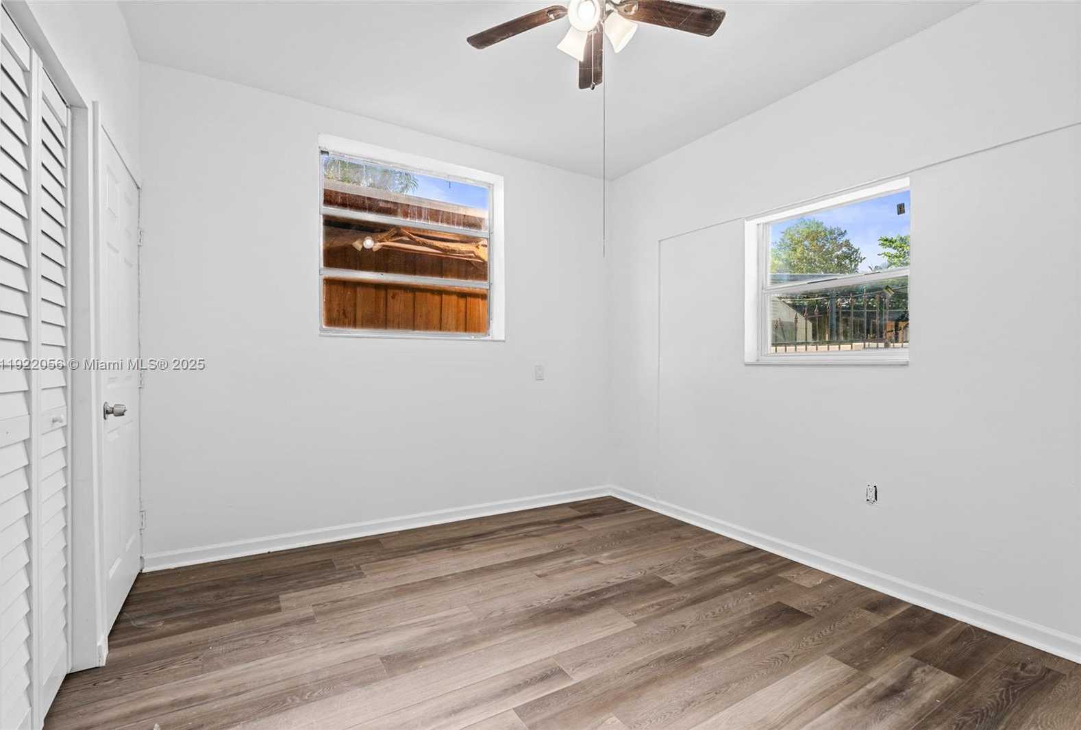 Small Image of 201 SOUTH BISCAYNE RIVER DR #AB, Miami Number 55