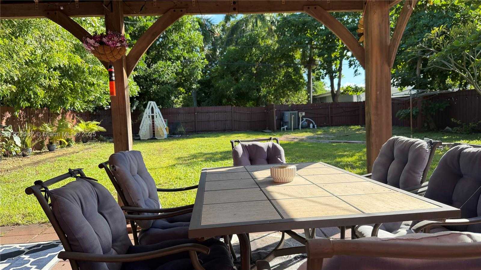 Small Image of 37 SOUTH WEST 11TH ST, Dania Beach Number 4