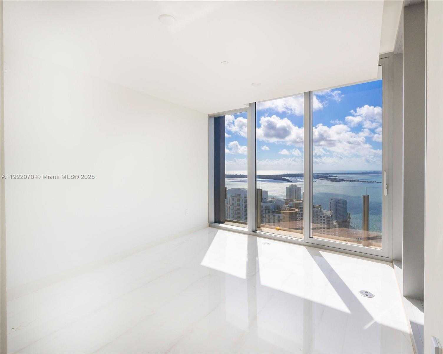 Small Image of 300 BISCAYNE BOULEVARD WAY #4305W, Miami Number 18