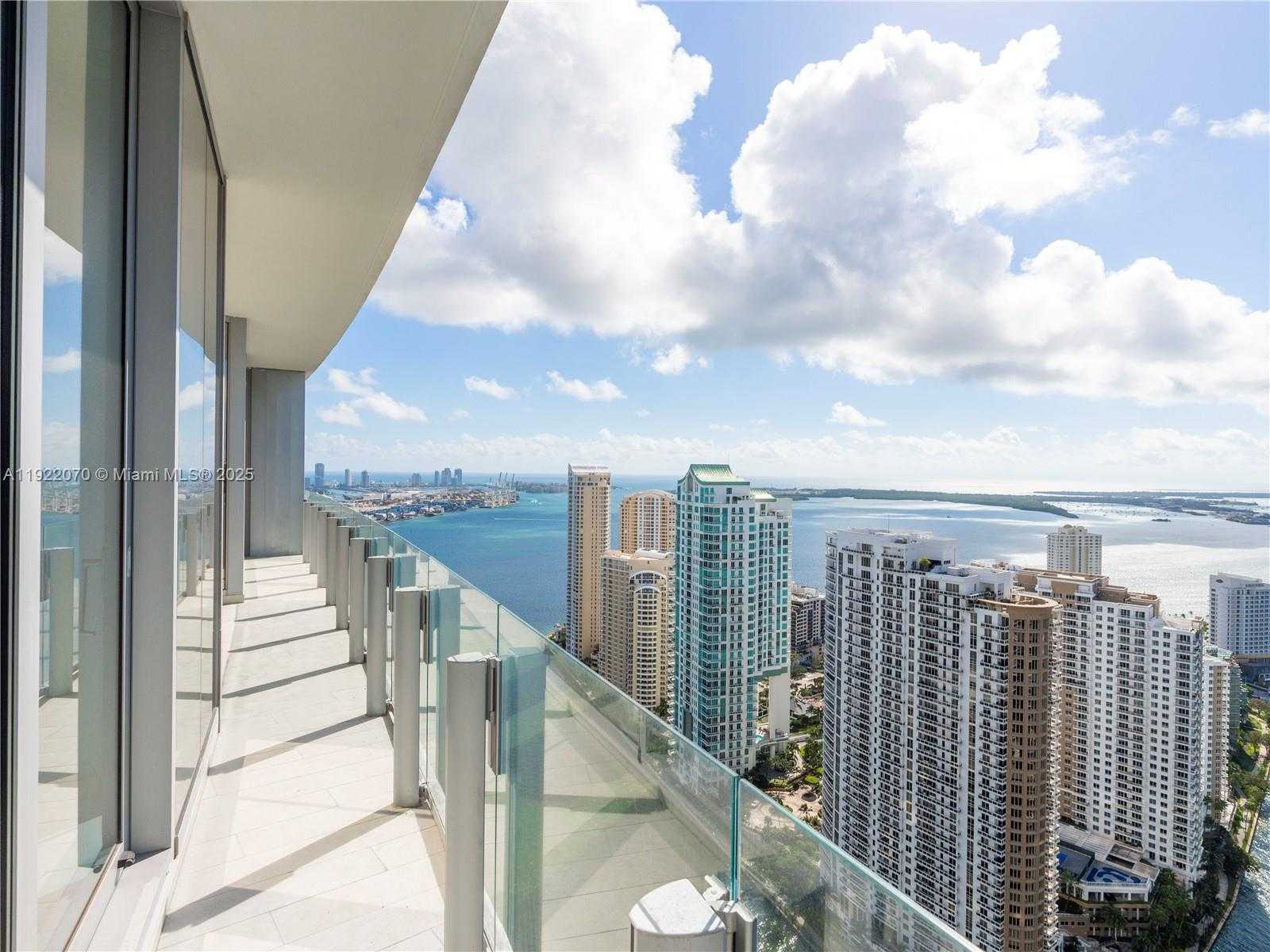 Small Image of 300 BISCAYNE BOULEVARD WAY #4305W, Miami Number 22