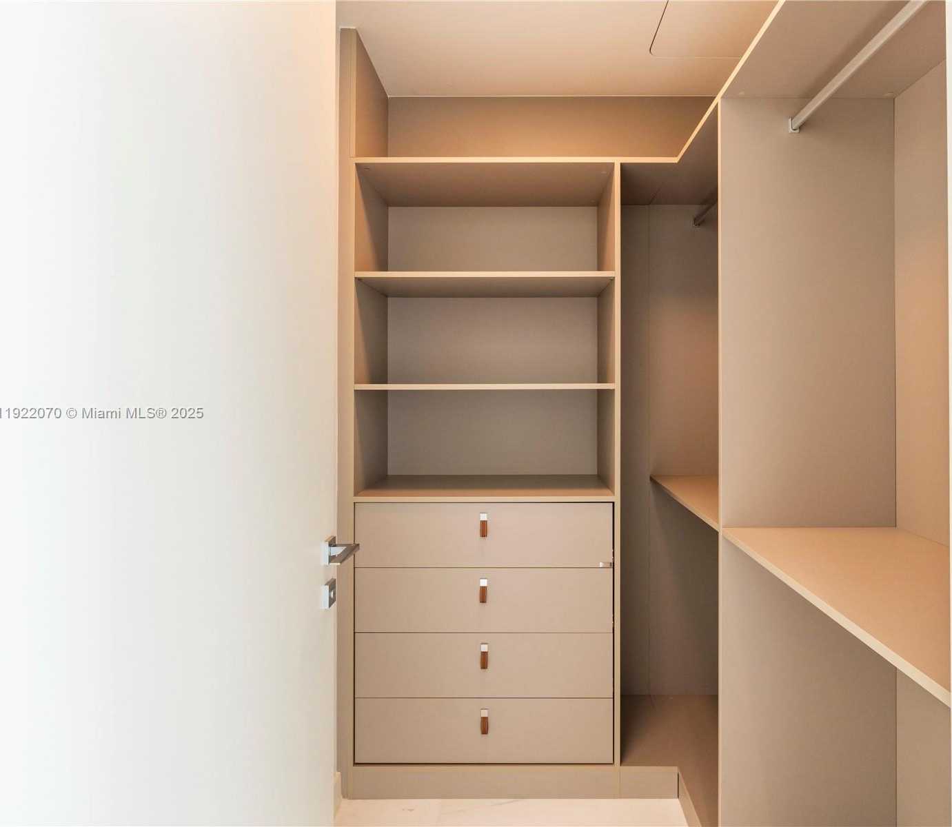 Small Image of 300 BISCAYNE BOULEVARD WAY #4305W, Miami Number 24