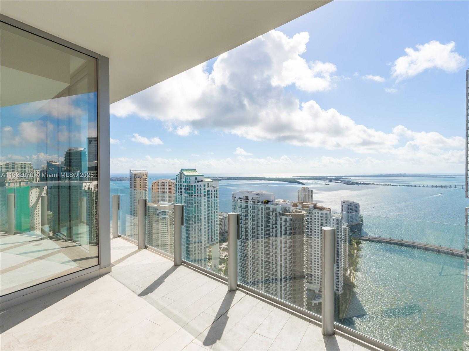 Small Image of 300 BISCAYNE BOULEVARD WAY #4305W, Miami Number 27