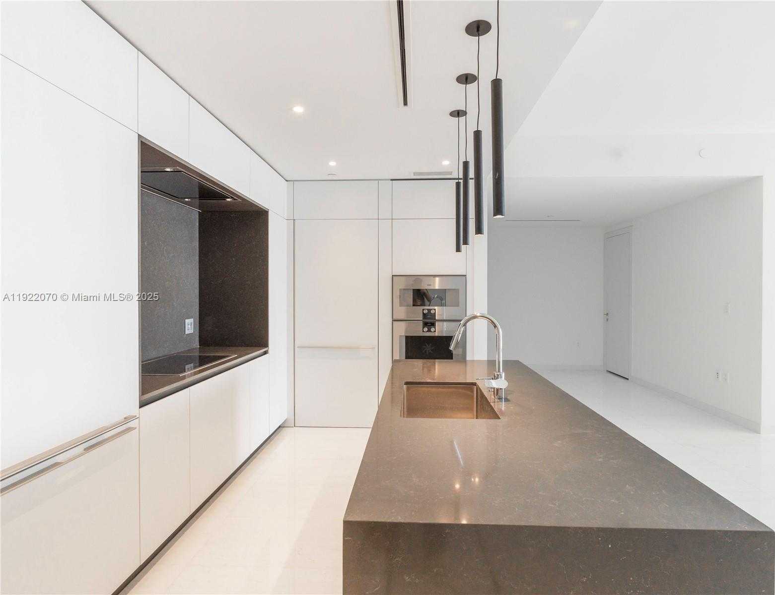 Small Image of 300 BISCAYNE BOULEVARD WAY #4305W, Miami Number 5