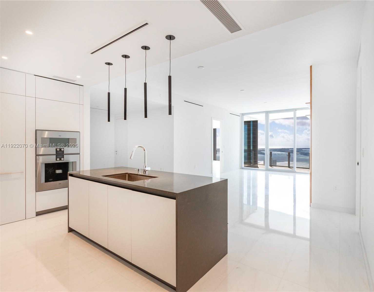 Small Image of 300 BISCAYNE BOULEVARD WAY #4305W, Miami Number 6