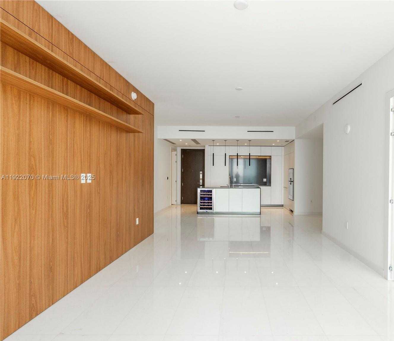 Small Image of 300 BISCAYNE BOULEVARD WAY #4305W, Miami Number 8