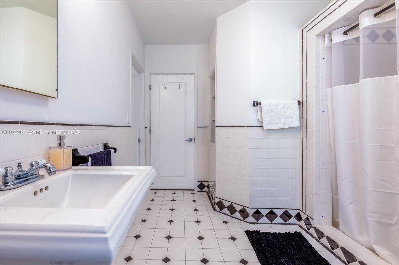 Small Image of 1230 SOUTH WEST 22ND TER, Miami Number 10